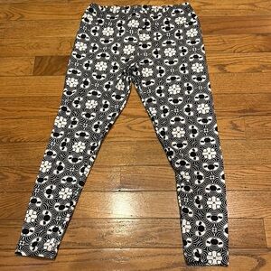 Edgy Black and White Print Leggings